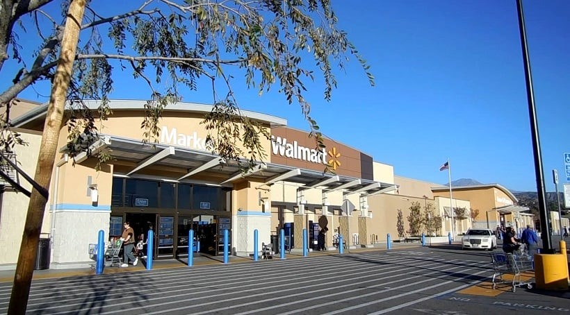 Loja e supermercado Walmart na Califórnia