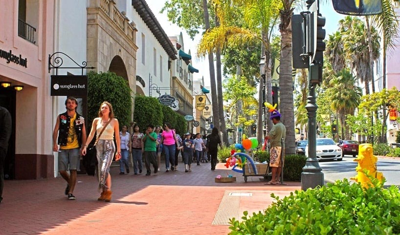 Rua State Street em Santa Bárbara