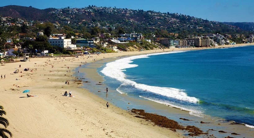 Praia Main Beach em Laguna Beach