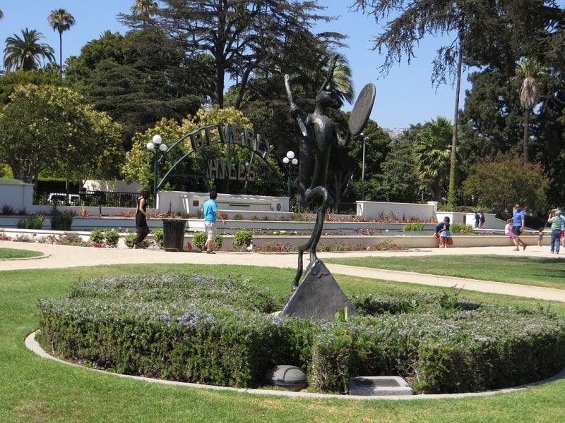 Beverly Garden Park com criança em Beverly Hills 