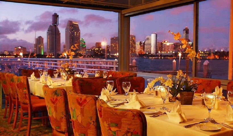 Peohe's Coronado Waterfront Restaurant com vista para a cidade em San Diego