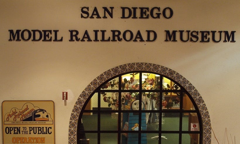 Fachada do Museu Model Railroad em San Diego