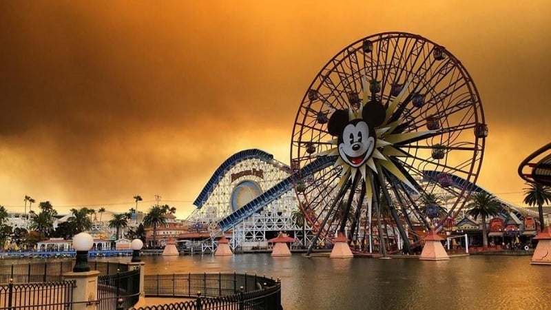 Pôr do sol na Disneyland Califórnia