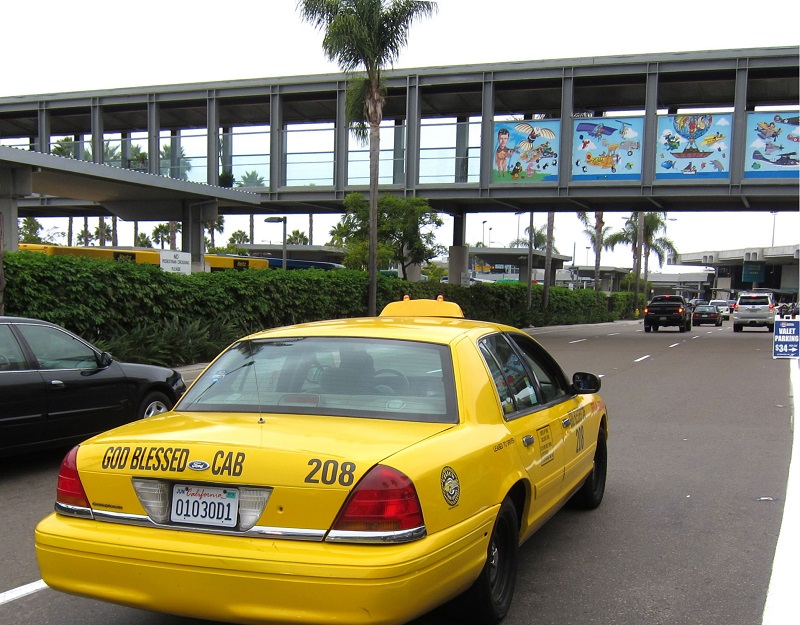 Táxi no aeroporto de San Diego