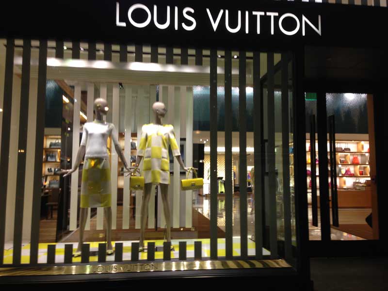 Vitrine da loja Louis Vuitton