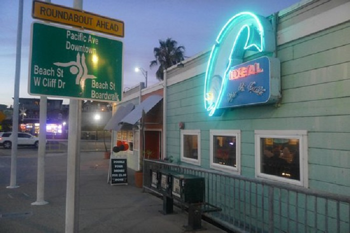 Ideal Bar & Grill em Santa Cruz