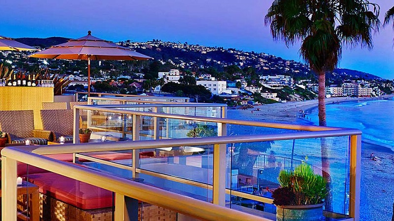 Rooftop Lounge em Laguna Beach