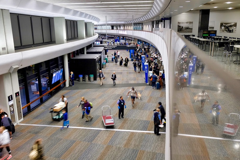 Interior do aeroporto de San Francisco