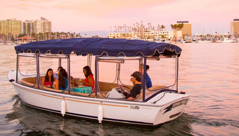 Passeio de barco elétrico por Marina del Rey